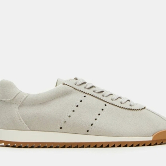 🔹️STEVE MADDEN 🔹️Suede Mirage Sneakers in gray for women - Picture 7 of 9